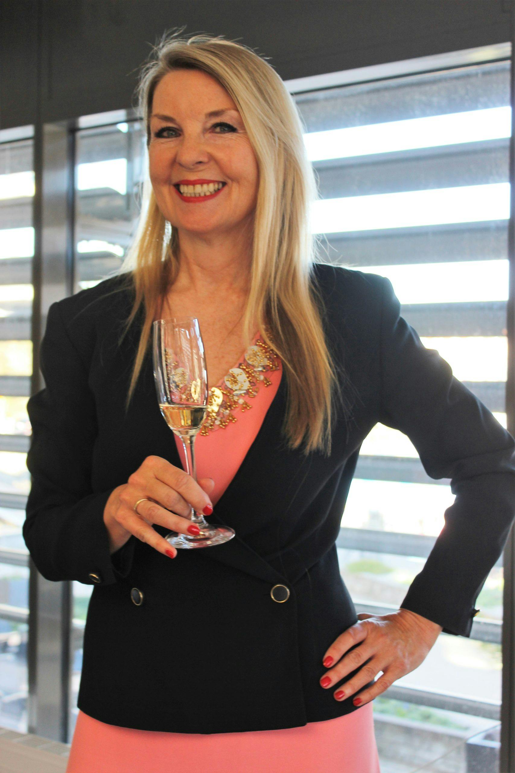 4. Bobler passer til alt Hvor mange drikkevarer pr person til fest?